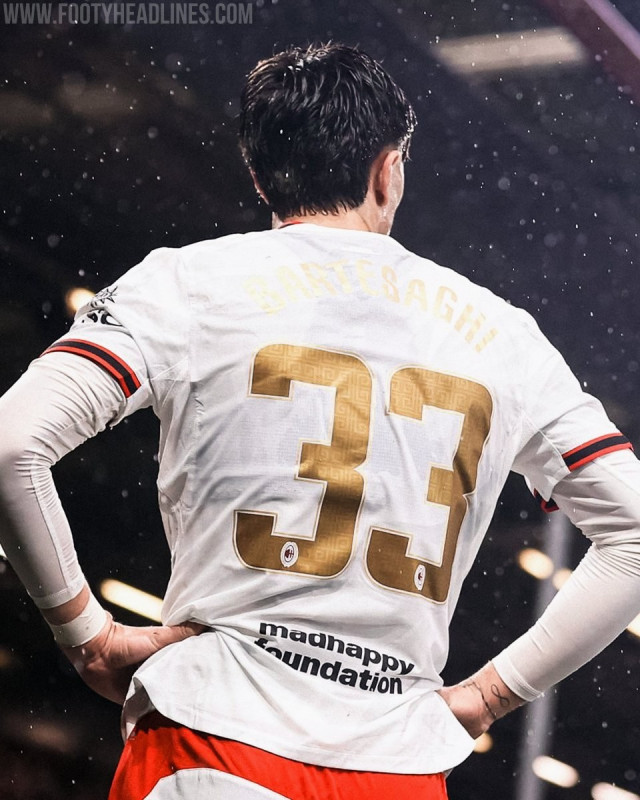 AC Mailand verwechselt die Schriftarten auf den Trikots im Europa-League-Duell